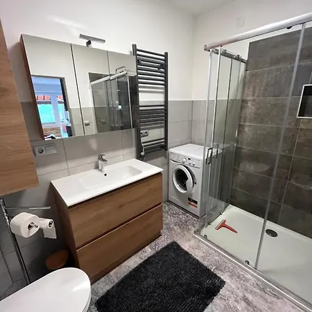 Bernstein - Regina Apartment *