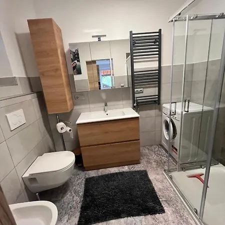 Bernstein - Regina Apartment